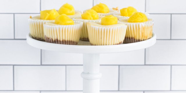 Lemon Mini Cheesecakes
