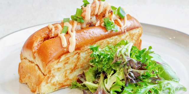 Shrimpy Sam Shrimp Roll