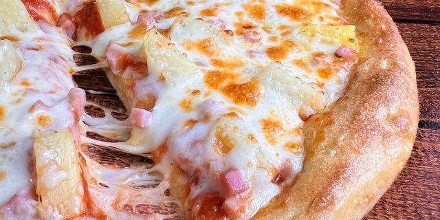 Hawaiian New York Thin Pizza