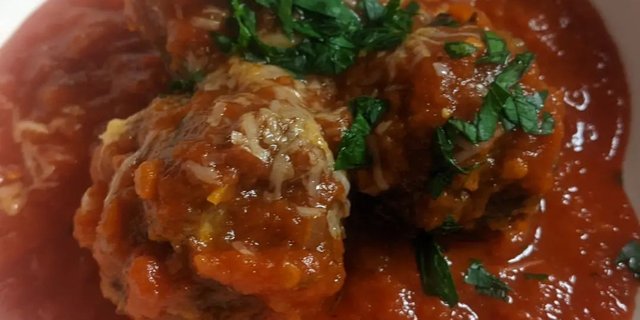 Meatballs w/ Marinara