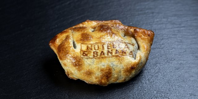 Banana & Nutella Empanada
