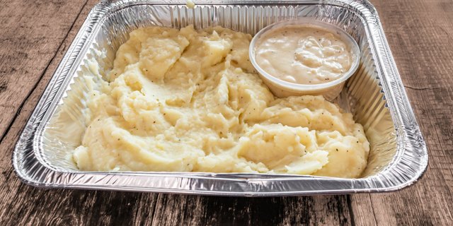 Mashed Potatoes w/ White Gravy Pan