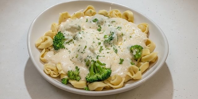 Tortellini Broccoli Alfredo