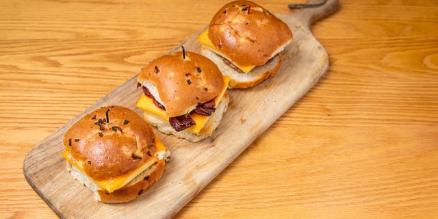 Tse Breakfast Sando Platter