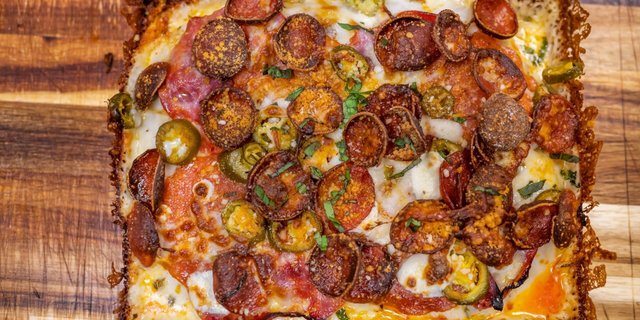 Calabrian Pizza