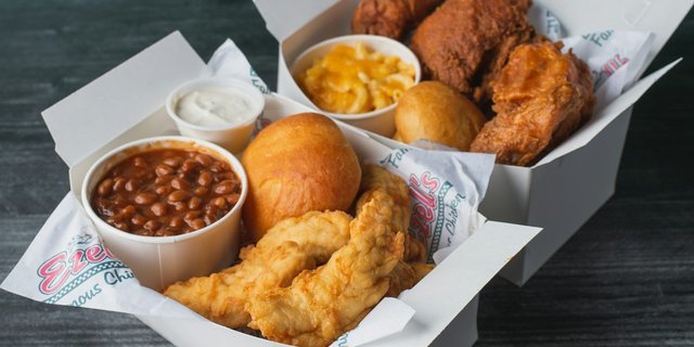 Ezell's Chicken Tenders Lunchbox