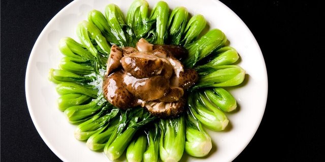 Braised Shanghai Green w/ Black Mushrooms