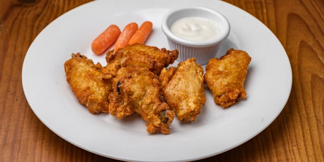 Chicken Wings & Soda Can