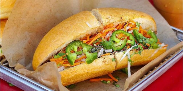 Lemongrass Pork Sandwich Box