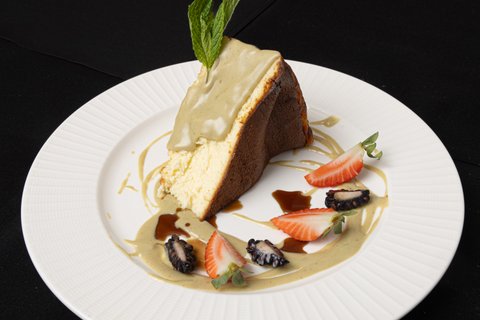 Dubai Gold Cheesecake