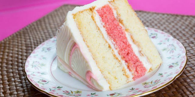 White Strawberry Cake