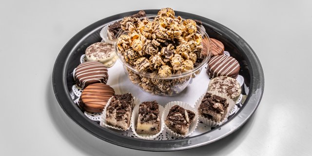 Cookies & Cream Small Platter