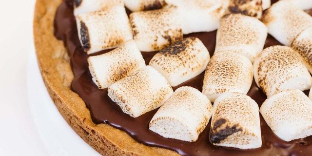 S'mores Cookie Cake