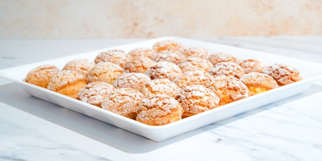 Vanilla Cream Puffs