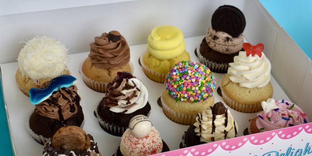 Dozen Regular Cupcakes