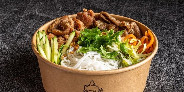 Lemongrass Chicken Build-Your-Own Vermicelli Bowl