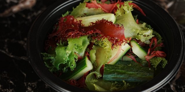 Seaweed & Cucumber Sunomono