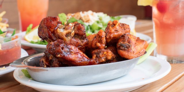 Elvis Wings