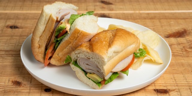 Spicy Turkey Avocado Sandwich