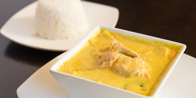 Yellow Curry w/ Pork