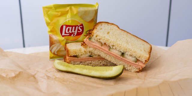 Bologna Sandwich Boxed Lunch