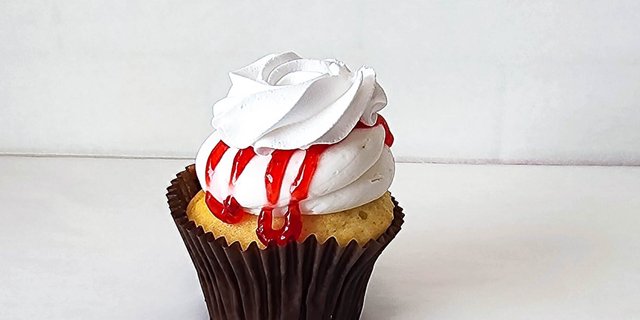 Strawberries & Cream Cupcake