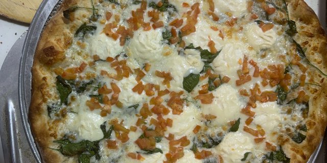 16" Spinach Ricotta Pizza
