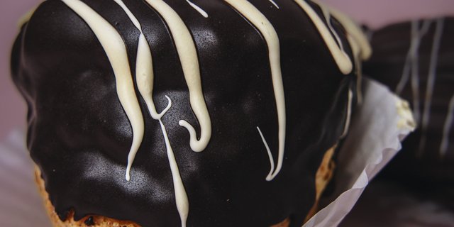 Fresh X-Large Handmade Cream Puffs