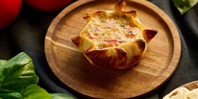 Caprese Empanadas