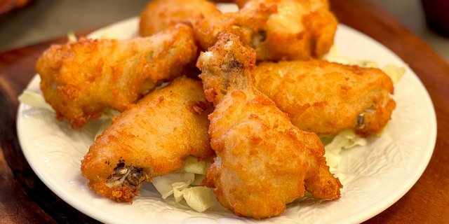 Deep-Fried Chicken Wings