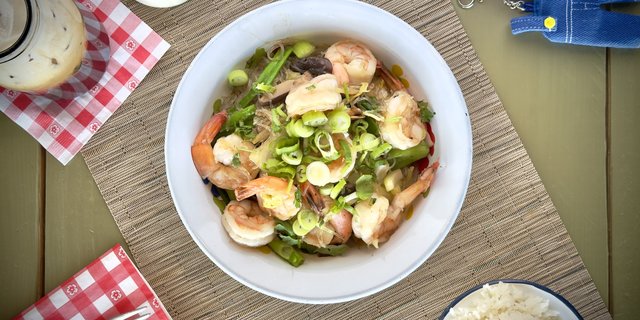 Individual Pottery Shrimp (Goong Op Woon Sen)