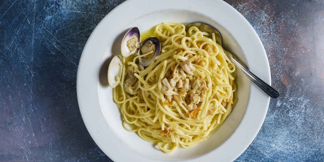 Linguine & Clams w/ Garlic & Oil Sauce