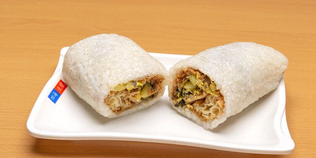 Salty Rice Roll w/ Pickled Vegetables & Marinated Egg (鹹飯糰+酸菜+滷蛋)