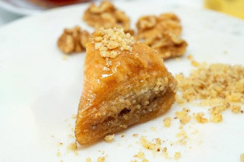Triangle Slice Walnut Baklava