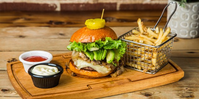 Signature Burger w/ Fries Package