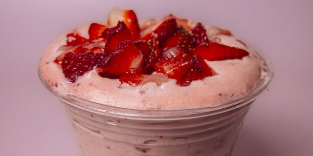 Fresh X-Large Berrylicious Mousse Cups