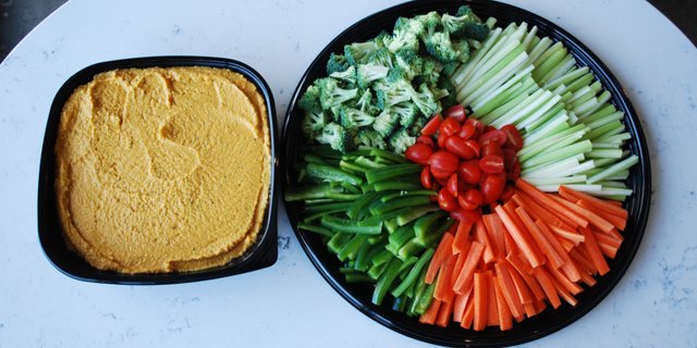 Carrot Hummus & Veggies