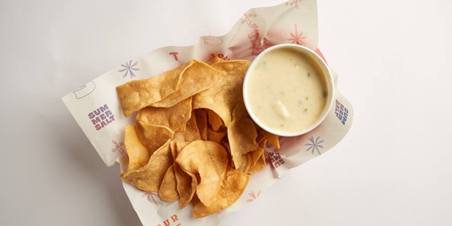 Large Chips & Queso Poblano