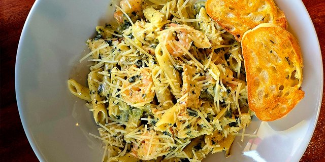 Spinach & Artichoke Cream Pasta (Serves 3-4)