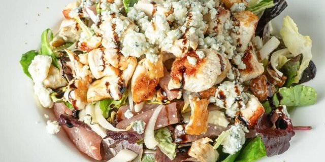 Grilled Chicken & Pear Salad