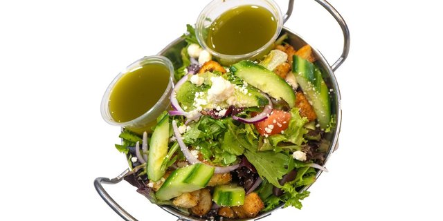 Bizza Mediterranean Salad