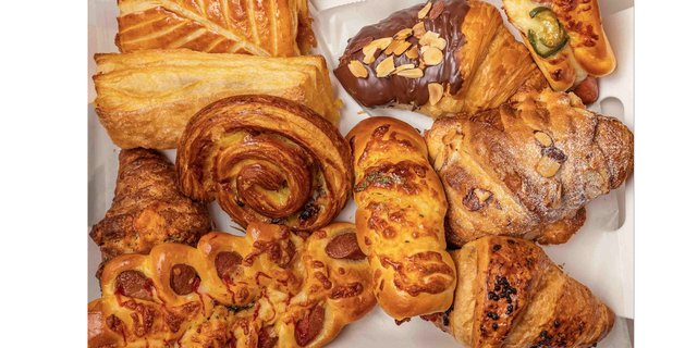 Dozen Assorted Pastries Box