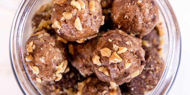 Banana Nut Bread Energy Balls