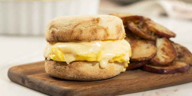 Classic Egg and Cheese Sandwich Box