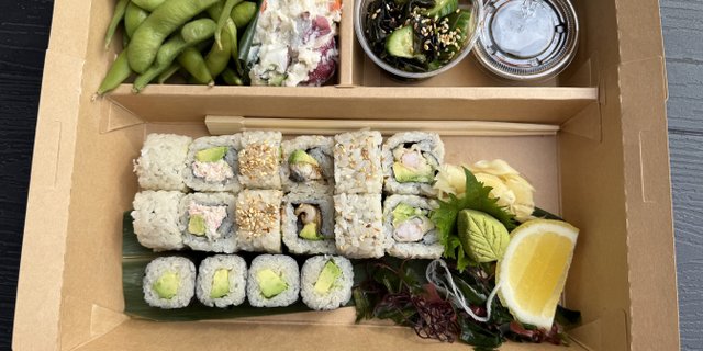 All-Cooked Maki Lunch Box