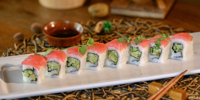 Poke Maki Roll