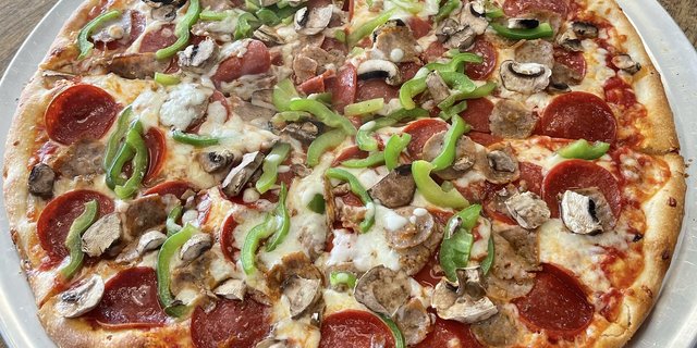 12" Small Deluxe Pizza