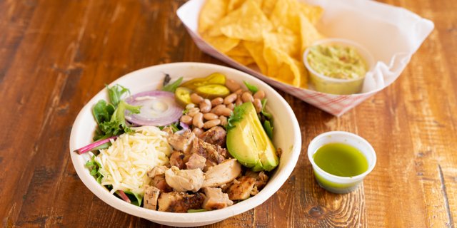 Salad Bundle (Chips & Guacamole)
