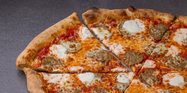 Meatballs & Ricotta Pizza