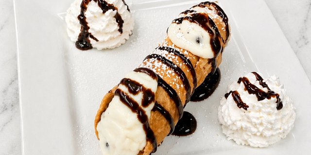 Cannolis